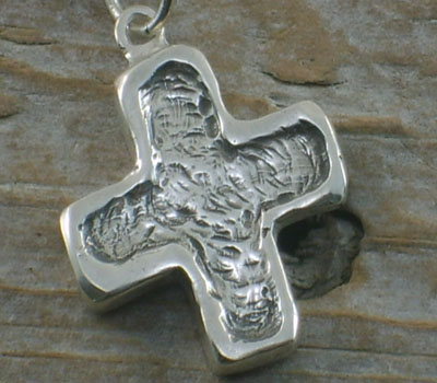 sterling cross pendant (1).jpg